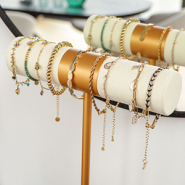 Fornituras Descubre todo expositor de Joyería aquí 