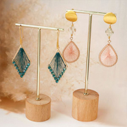 Abalorios / Colgantes ¡Descubre aquí toda la colección de colgantes tejidos!