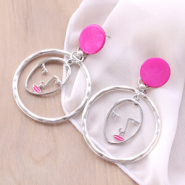 Set de inspiraciones ¡Novedades! ¡No te pierdas estos pendientes con diseño contemporáneo!