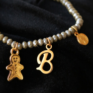 Set de inspiraciones ¡Decora tus pulseras faceteadas con colgantes metálicos DQ!