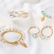 Set de inspiraciones  Crea joyería con mucho estilo con los preciosos abalorios de cristal