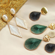 Set de inspiraciones Diseño de elegantes pendientes con colgantes tejidos