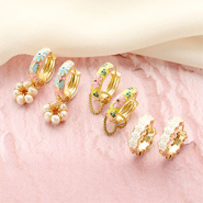 Set de inspiraciones Cómo personalizar los pendientes criollas metálicas TQ de latón con flores