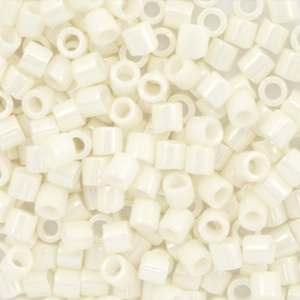 Abalorios Miyuki Delica's 8/0 Ceylon cream beige DBL-203
