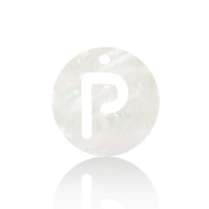 Colgantes conchas especial letra P Blanco (color natural)