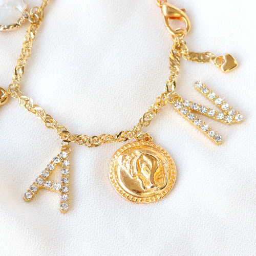 Insp&iacute;rate con los nuevos colgantes met&aacute;licos letras con strass & tarjetas de joyer&iacute;a