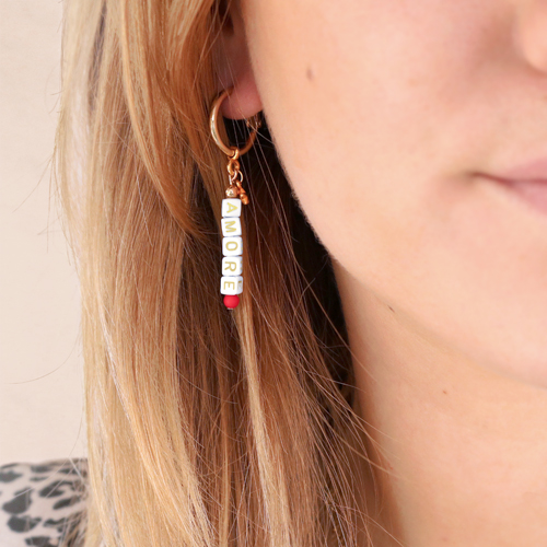 Insp&iacute;rate: Joyer&iacute;a pensada en madre &  hija con abalorios letras acr&iacute;lico