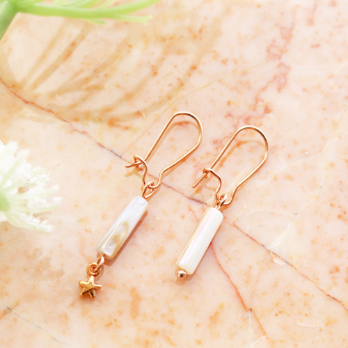 Joyer&iacute;a de verano con abalorios concha tubo