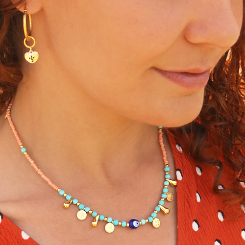 As&iacute; se hacen los fant&aacute;sticos collares con rocallas: