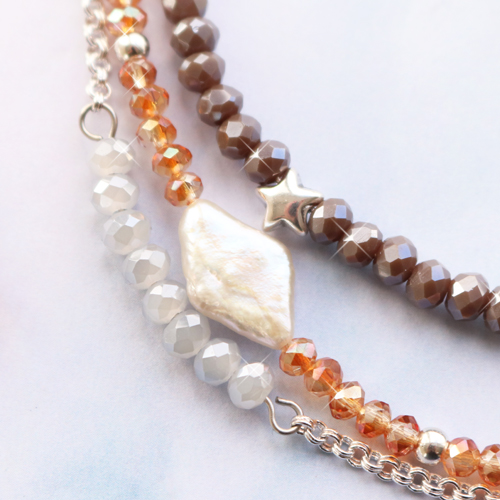 Creaci&oacute;n de joyer&iacute;a con cuentas facetadas 