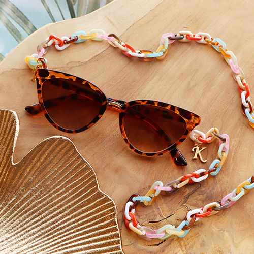 Dise&ntilde;a joyer&iacute;a y accesorios muy fashion con la cadena acr&iacute;lica