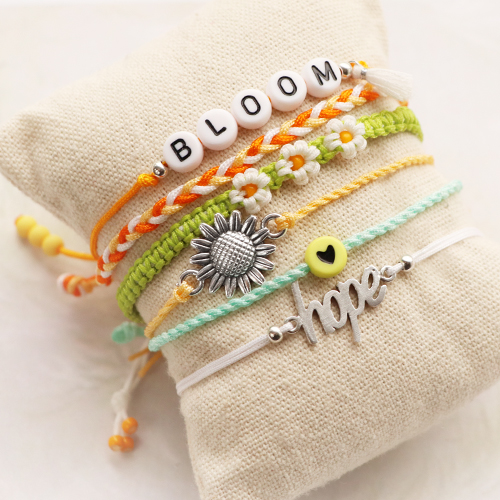 &iexcl;Insp&iacute;rate y dise&ntilde;a pulseras veraniegas de moda con hilo macram&eacute;!