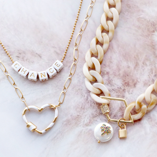 &iexcl;Crea joyer&iacute;a con mucho estilo con colgantes cierres de zirconia!