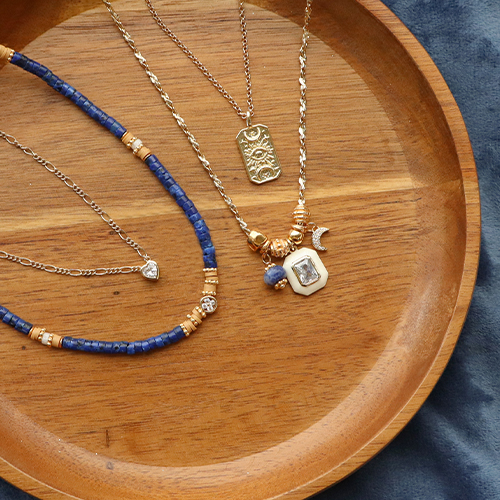 Ponte manos a la obra con estos preciosos colgantes y abalorios de lat&oacute;n con zirconia