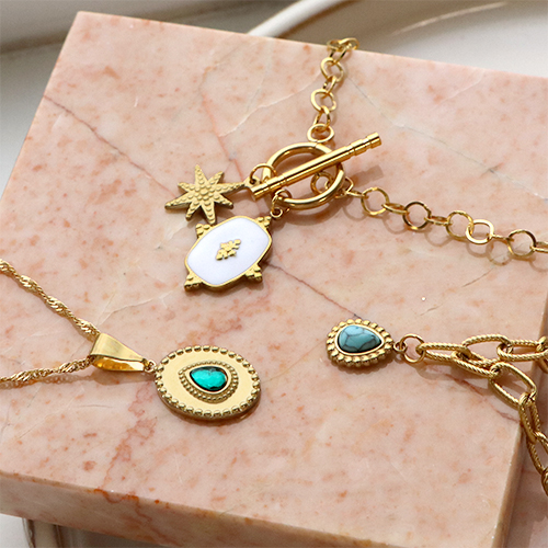 Ponte creativa con los colgantes de acero inoxidable