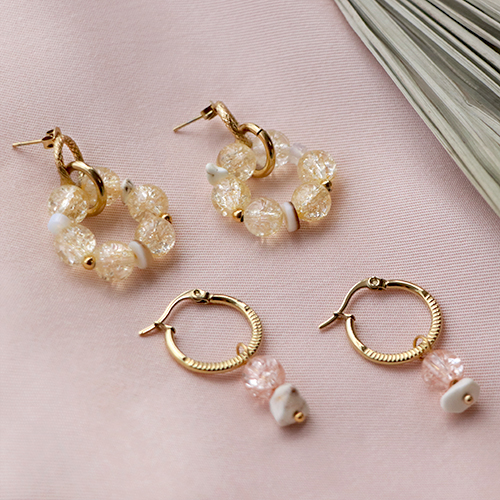 Ponte creativa con los abalorios de cristal craquelados