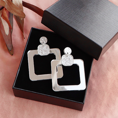 Ponte en marcha para crear una colecci&oacute;n de pendientes de tendencia  