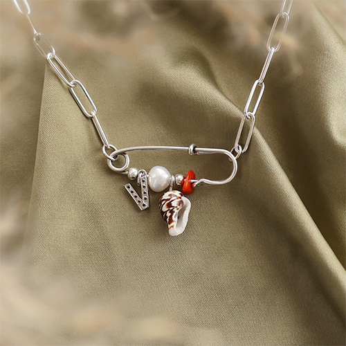 Manos a la obra con fornituras met&aacute;licas DQ  