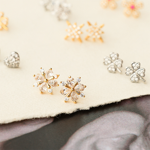 Insp&iacute;rate con nuestros nuevos pendientes de metal TQ lat&oacute;n