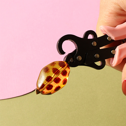 Crea colgantes con bastones de cabeza BY31&reg; y alicates 1-Step Looper