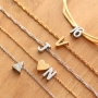 Puedes crear joyas personalizadas con los nuevos abalorios de letras de acero inoxidable: