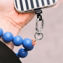 Crea joyas statement con cierres grandes y llamativos 