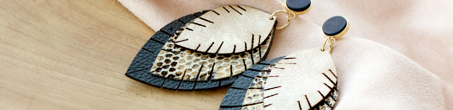 Colgantes y entrepiezas de cuero