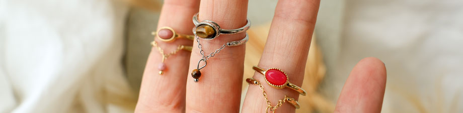 Magn&iacute;ficos anillos de acero inoxidable con piedra natural