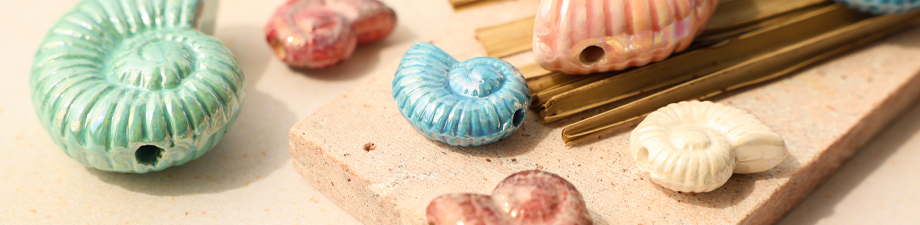 Recién llegados: Abalorios de cerámica DQ Griegos concha Recién llegados: Abalorios de cerámica DQ Griegos concha